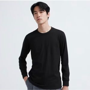 UNIQLO HEATTECH ultra warm crewneck t-shirt